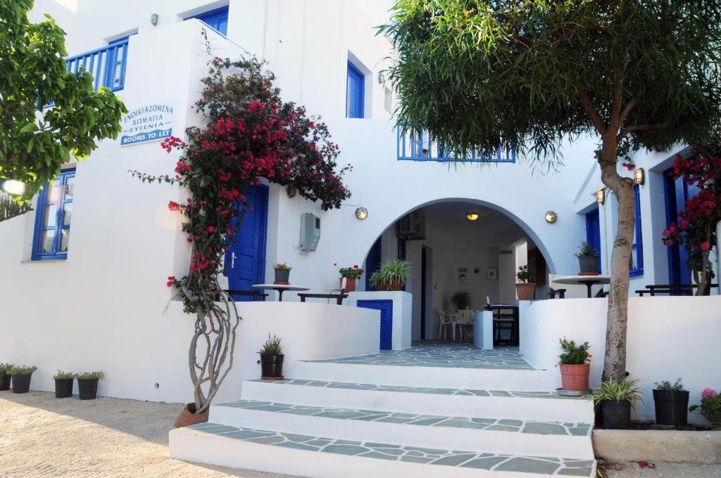 Evgenia Rooms And Apartments Folégandros Pokoj fotografie