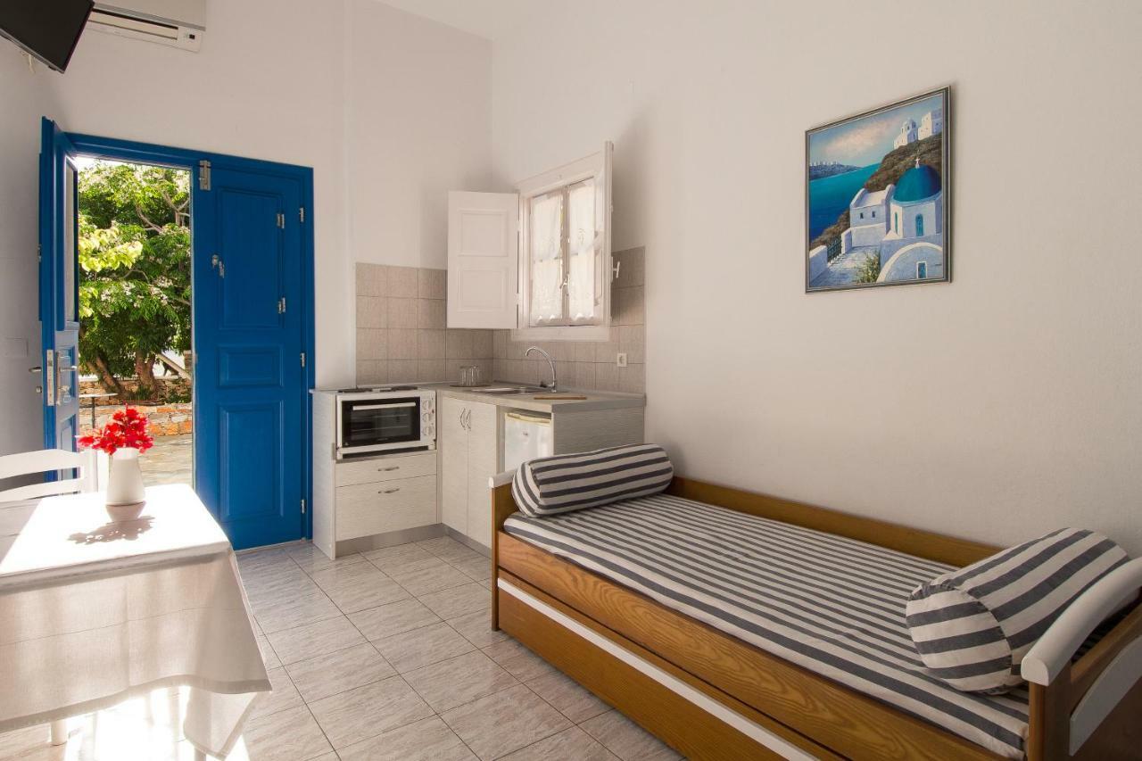 Evgenia Rooms And Apartments Folégandros Exteriér fotografie